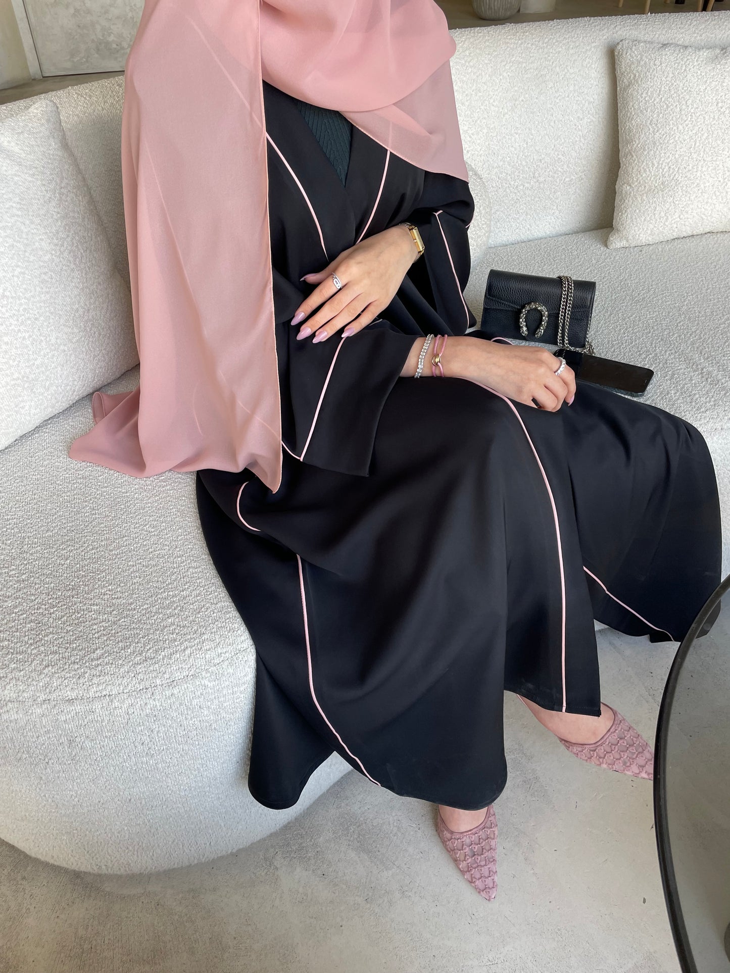 mauve striped abaya with shela