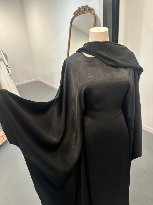 Elaina Black kaftan & shela