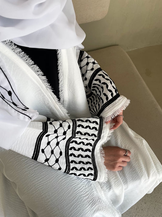 Pre order kuffiyeh white abaya