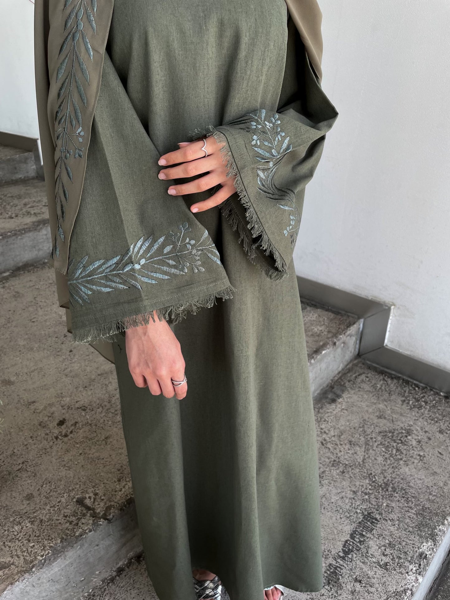Olive branch closed abaya