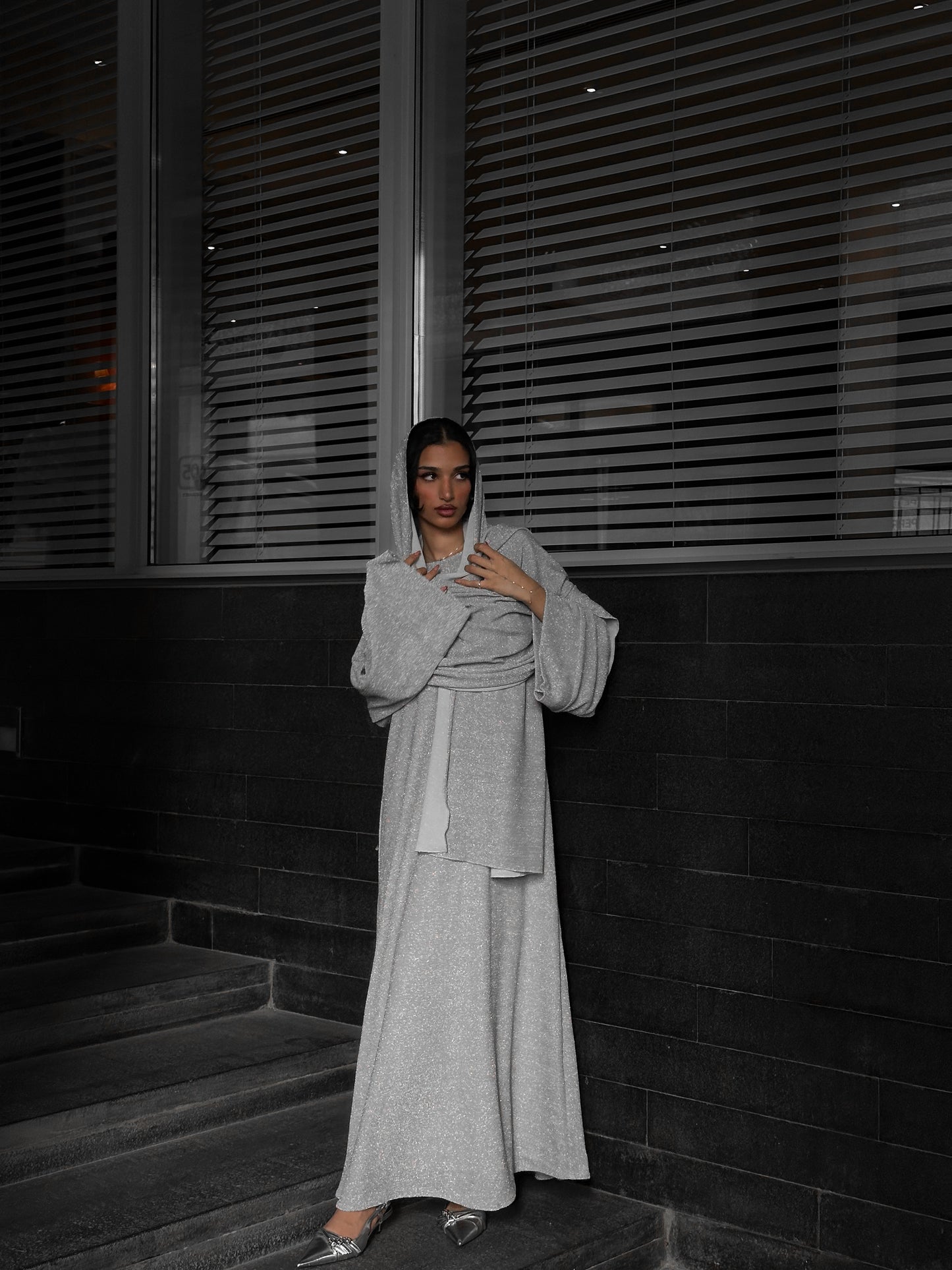 Grey shimmer closed abaya